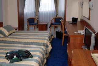 Гостиница SPA-отель Ля Ви де Шато Оренбург Двухместный номер с 2 отдельными кроватями-1
