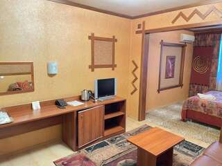 Гостиница Ля Ви де Шато Оренбург Двухместный делюкс 502 Африка-3