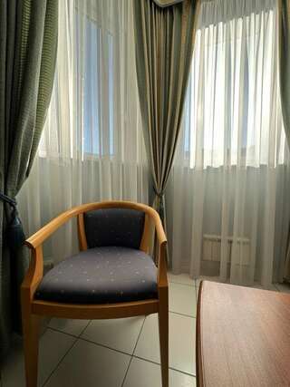 Гостиница Ля Ви де Шато Оренбург Стандарт 2х местный 501 Эркер-10