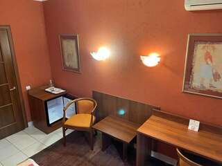 Гостиница Ля Ви де Шато Оренбург Стандарт одноместный 405 Кабинет-1