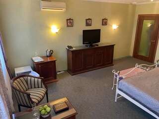 Гостиница Ля Ви де Шато Оренбург Студия 404 Прованс-4